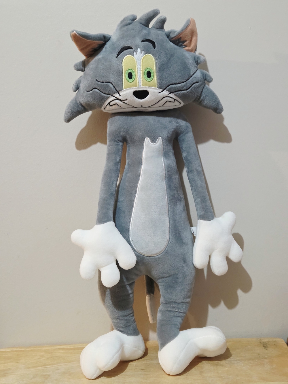 Tom & Jerry - Scared Tom Long Cat 22" Plush Toy